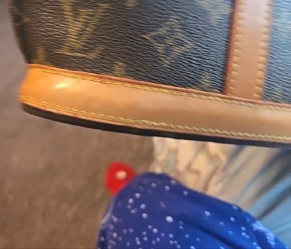 Vintage Louis Vuitton Monogram Canvas Duffel Bag. Comes With COA - Picture 3 of 13